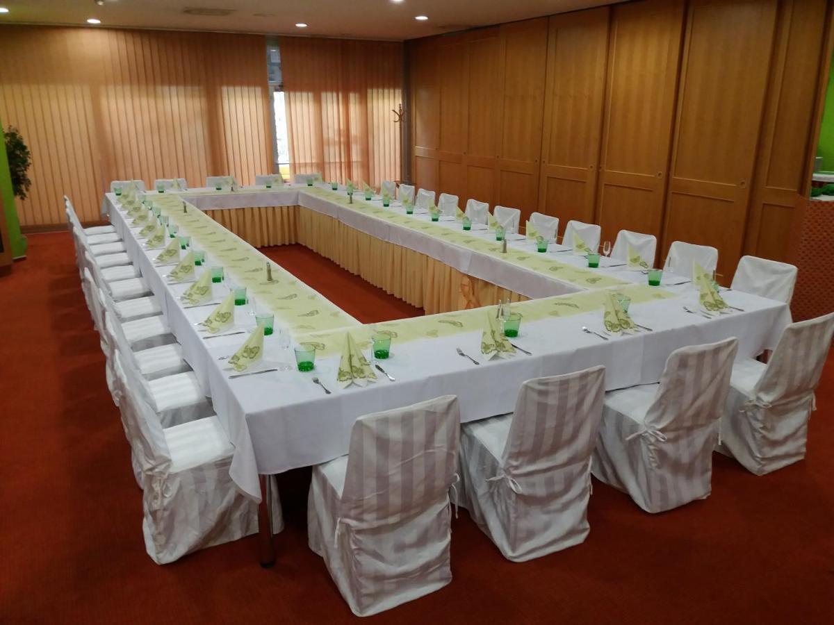 Hotel Tennis Club Prostějov Dış mekan fotoğraf